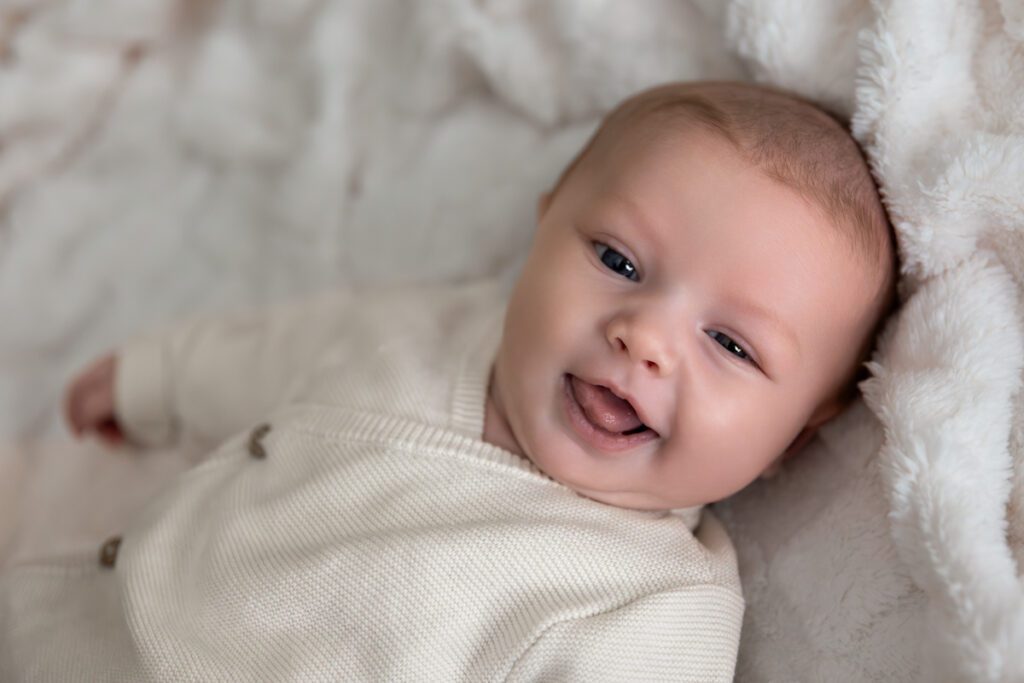lachende baby babyshoot Gentbrugge